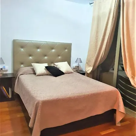 Lägenhet New Estrelitzia Luxury Apartamen