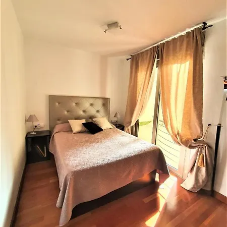 Lägenhet New Estrelitzia Luxury Apartamen