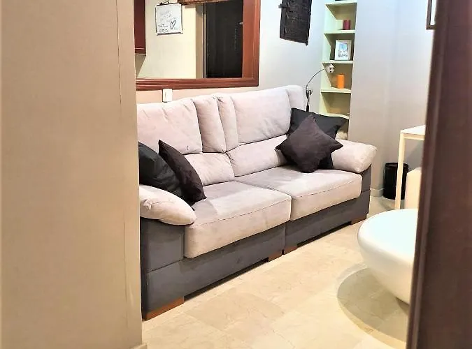 아파트 New Estrelitzia Luxury Apartamen *