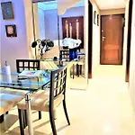 Apartament New Estrelitzia Luxury Apartamen